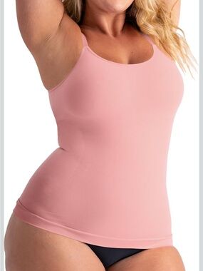 NWT Shapermint Scoop Neck Cami